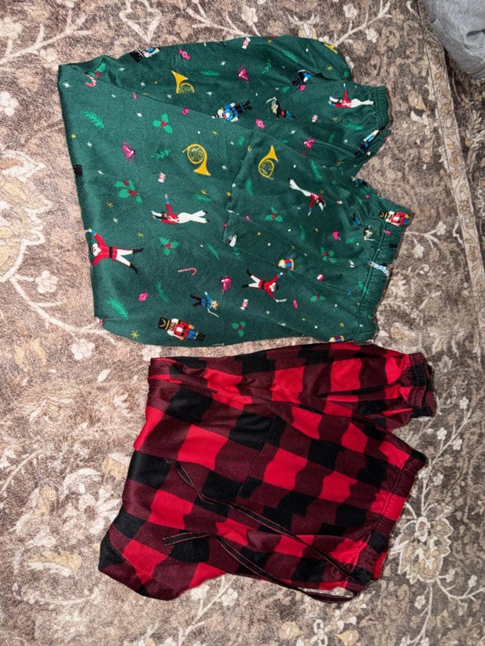 Womens Holiday Print Green Shorts and Red Plaid Shorts Set